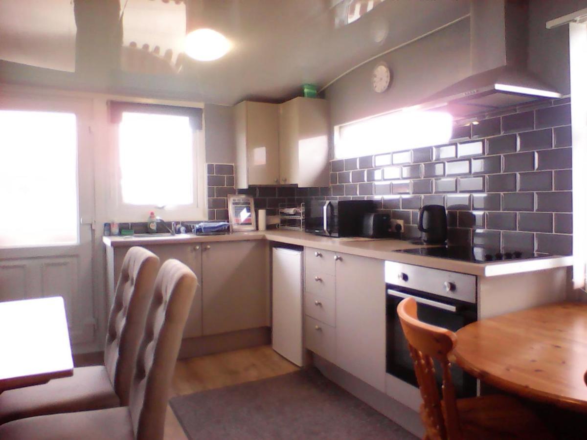 Ye Olde Wooden Seashack: Beachfront Pet-friendly Retreat Bridlington