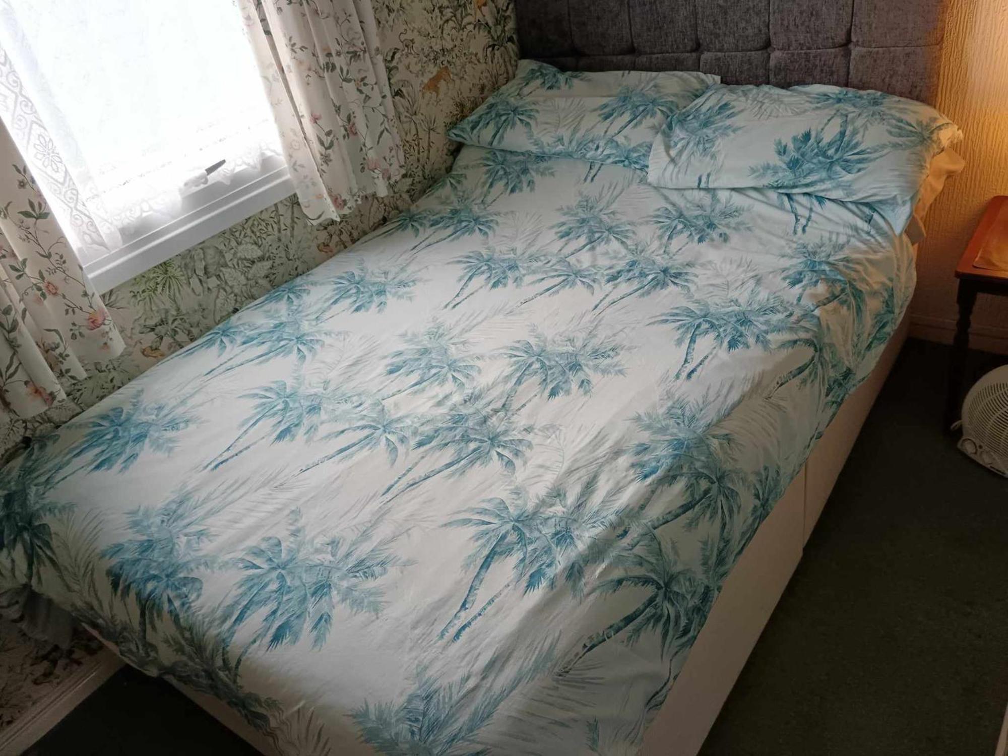 Ye Olde Wooden Seashack: Beachfront Pet-friendly Retreat Chalet Bridlington